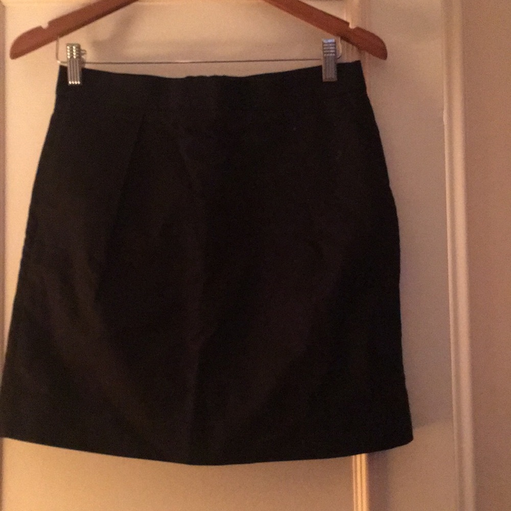 Gap skirt